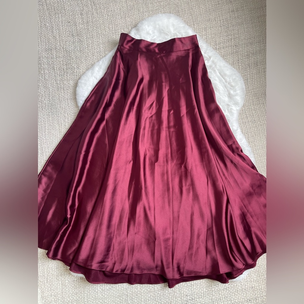 Primark silk like midi flowy skirt in dark cherry / burgundy size 4 - Picture 3 of 6